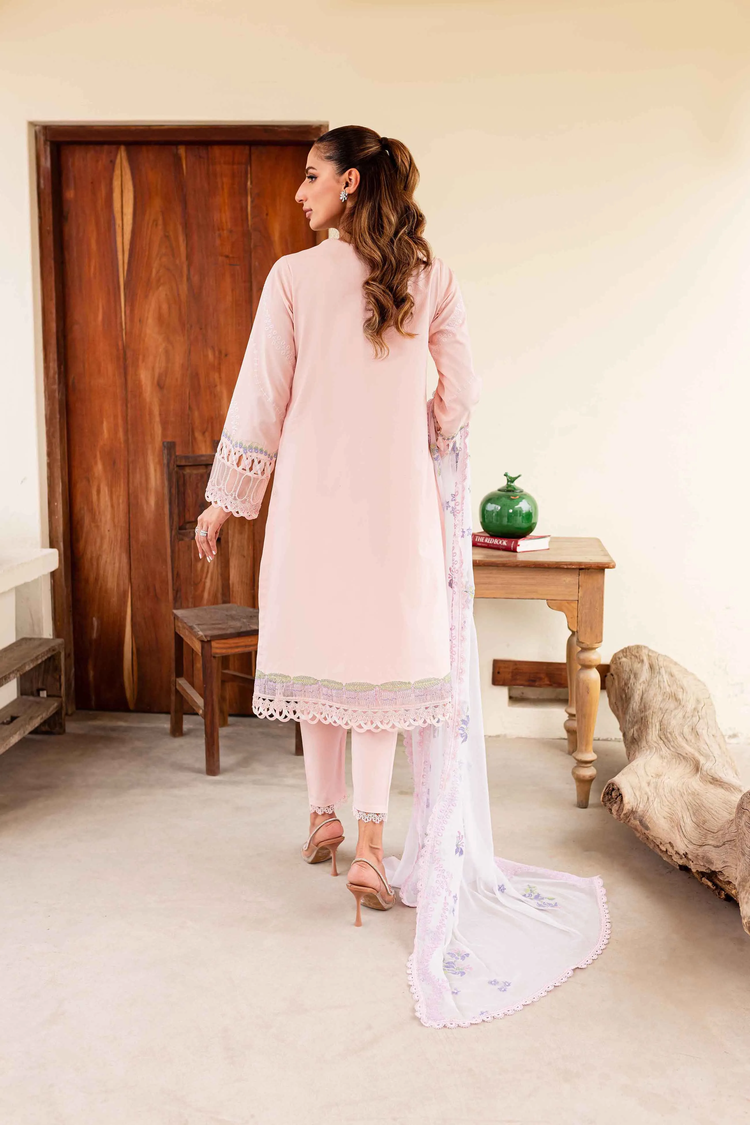 Sable Vogue Shiree Lawn Collection – Rose Garden
