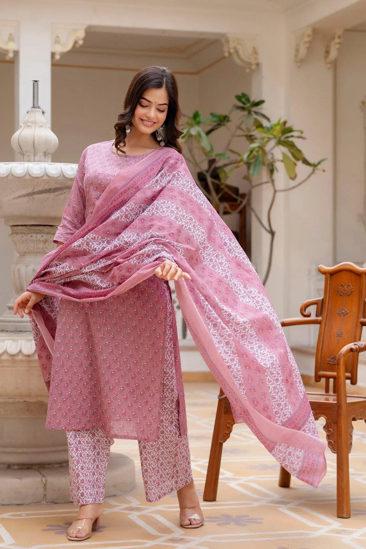 Women Pink Floral Printed Pure Cotton Kurta & Palazzos With Dupatta
